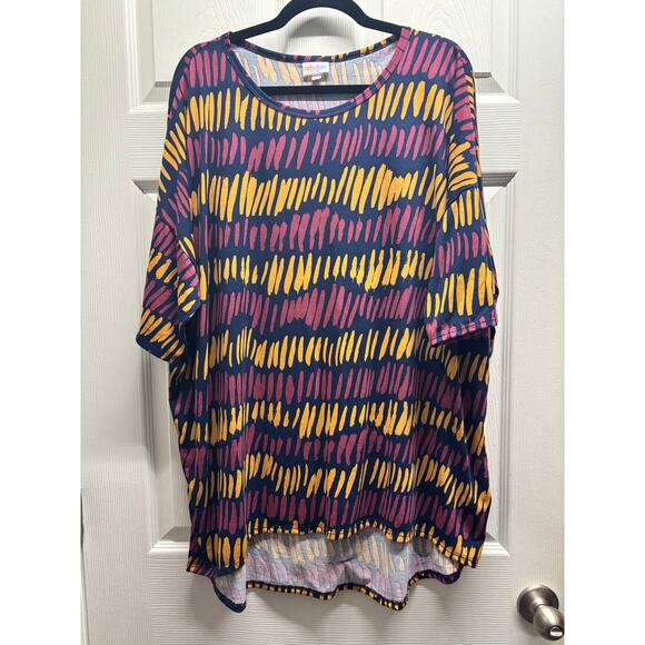 Lot of 4 Lularoe Women's Size 2X Soft & Stretchy Assorted Patterned T-Shirts - Picture 4 of 10